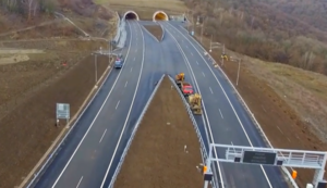 zhotoviteľ vyhradenej stavby